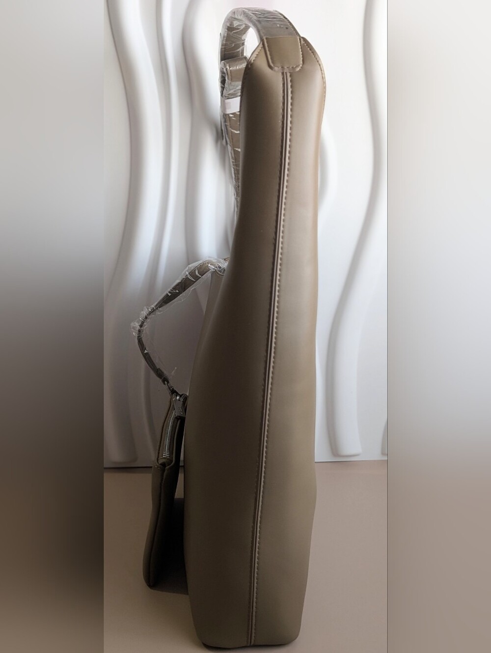 BCBG Taupe Hobo Shoulder Bag with Matching Pouch - Picture 4 of 10